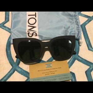TOMS SUNGLASSES! BNWT